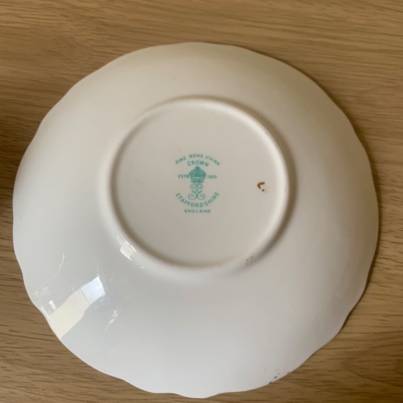 Crown Staffordshire Pink Floral Teacup Set - Picture 5 of 6